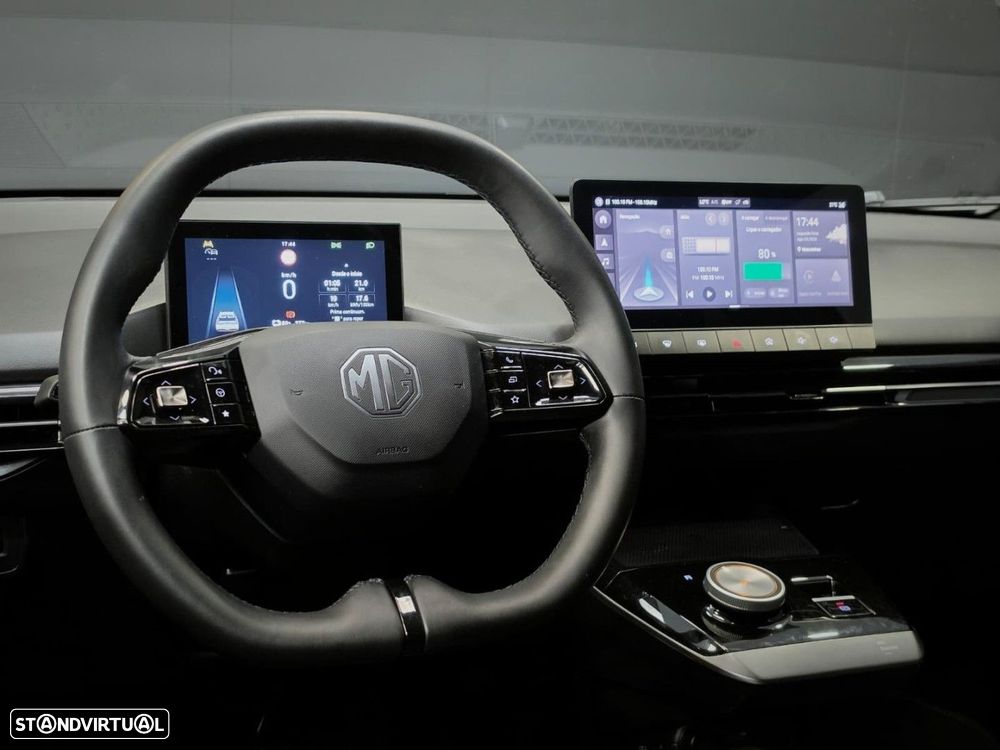 MG MG4 64 kWh Luxury - 11