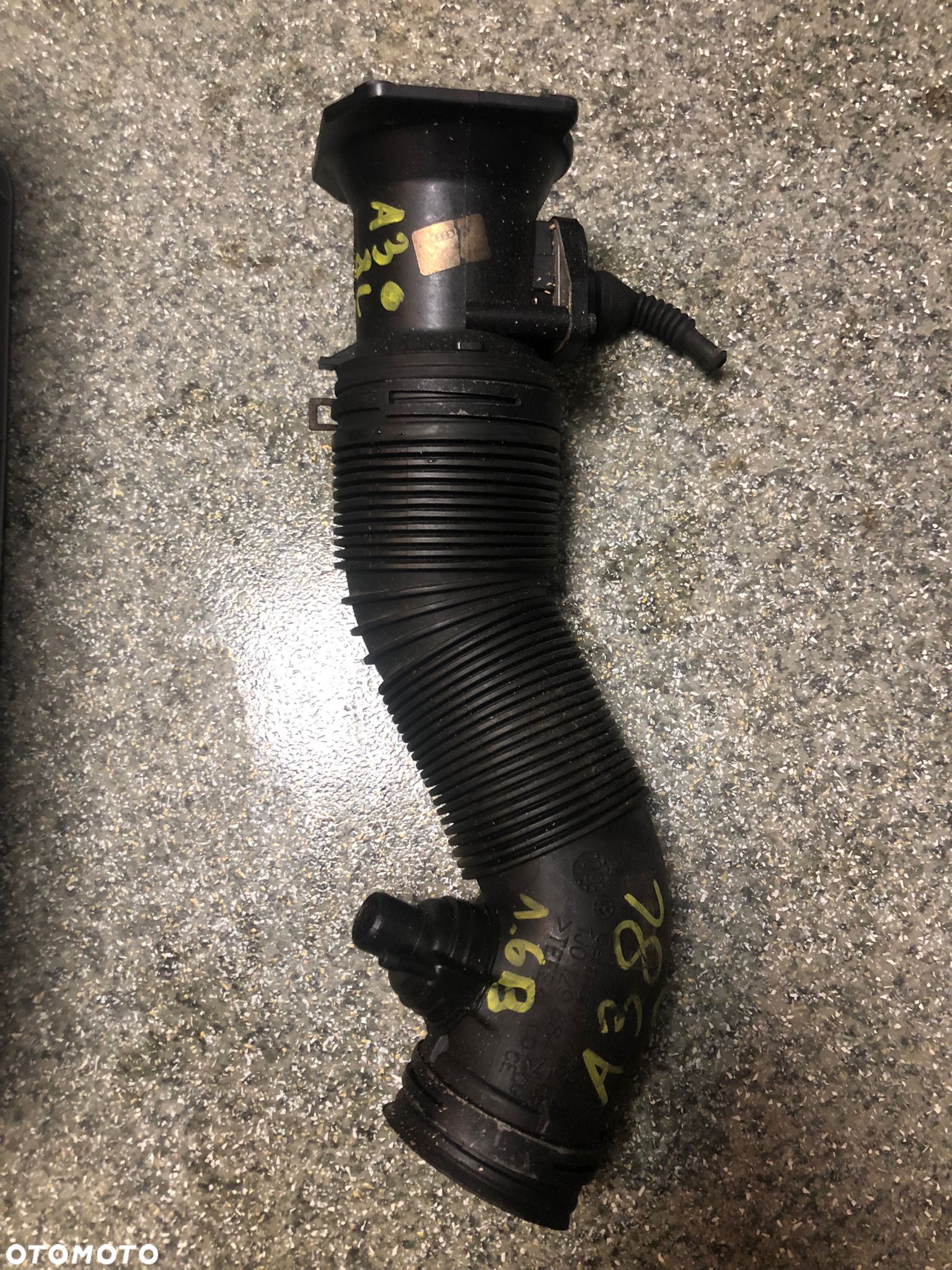 Przepływomierz Rura Dolotowa Audi A3 8L 06A906461B  1J0129684 - 1