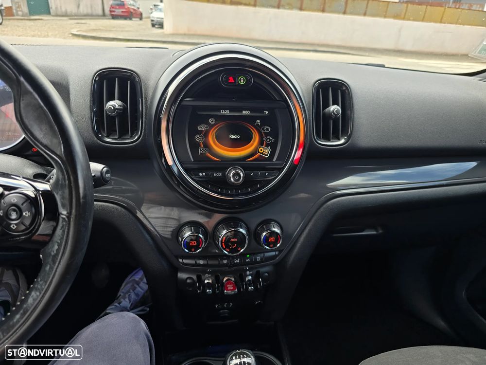 MINI Countryman Cooper D - 15