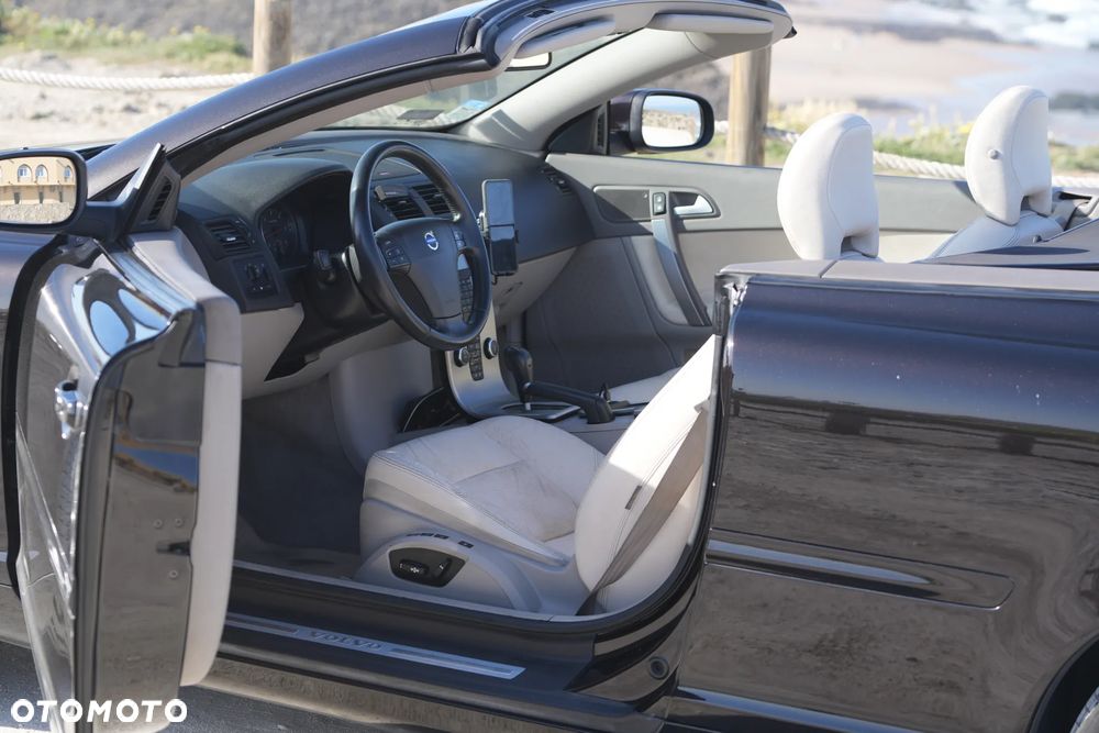 Volvo C70 2.4D5 Summum - 2