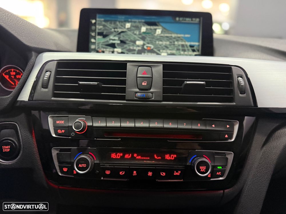 BMW 330 e iPerformance Pack M - 14