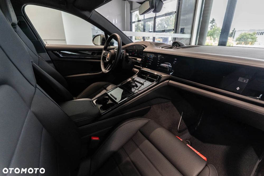 Porsche Panamera 4 E-Hybrid PHEV - 15