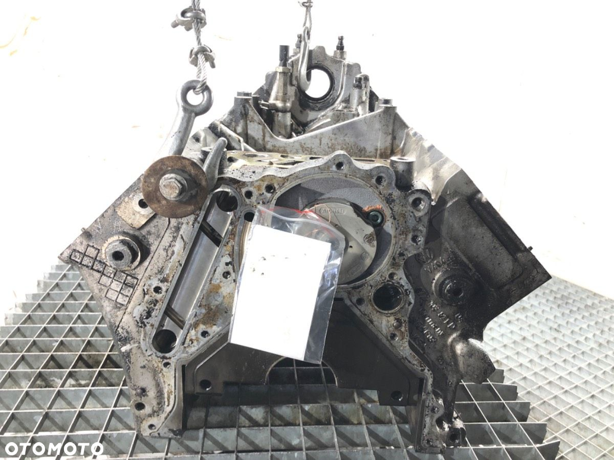 BLOK SILNIKA POD STOLIK TŁOKI - 680.00 PLN - VW TOUAREG (7LA, 7L6, 7L7) 2002 - 2013 5.0 V10 TDI 230 - 3