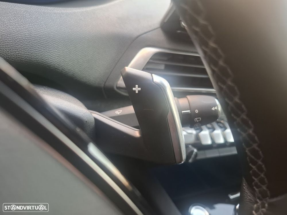 Peugeot 3008 1.6 Hybrid Allure e-EAT8 - 24