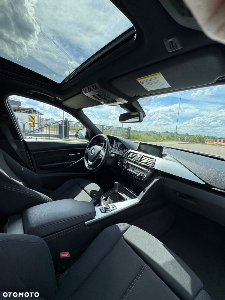 BMW Seria 3 320d DPF Edition Sport - 25