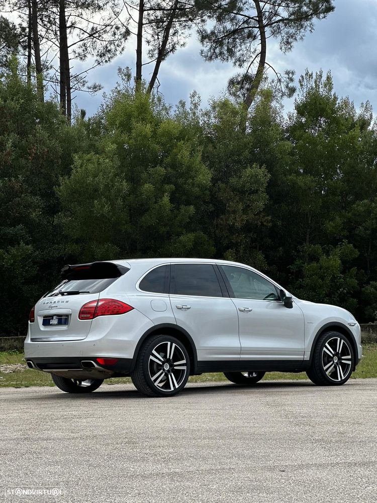 Porsche Cayenne Platinum Edition - 3