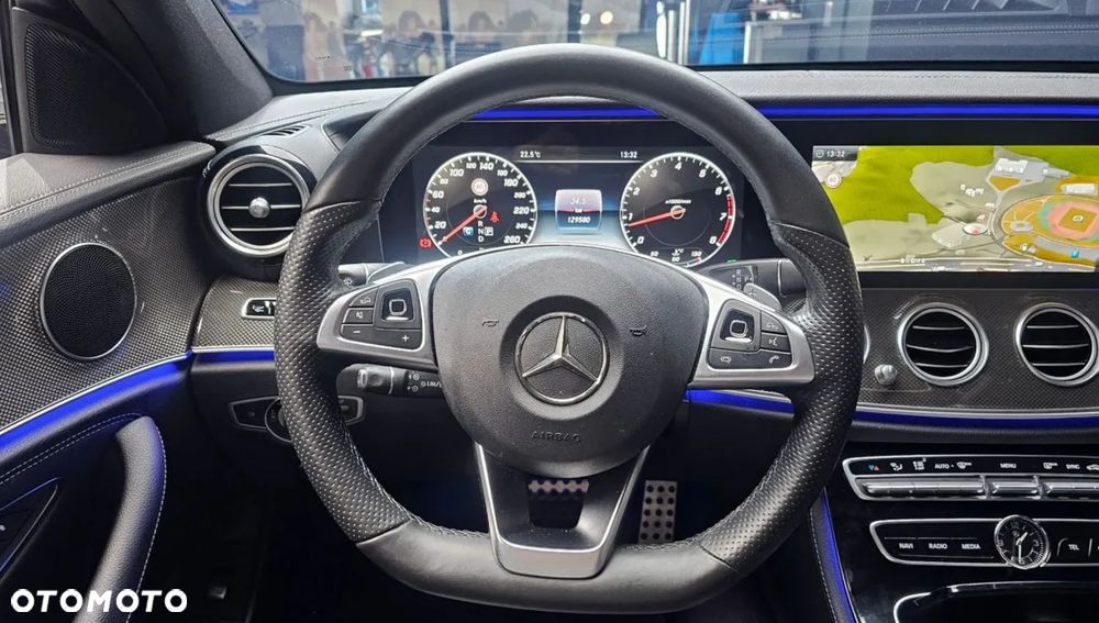 Mercedes-Benz Klasa E 300 9G-TRONIC AMG Line - 18
