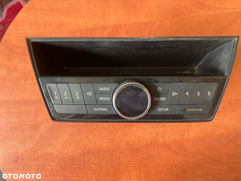 Fabryczne radio radioodtwarzacz z półką Skoda Fabia III 6V0035872 - 1