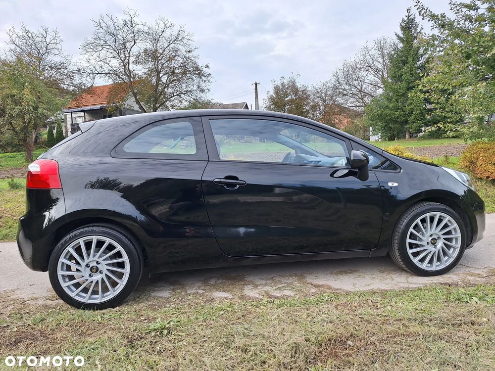 Kia Rio - 12