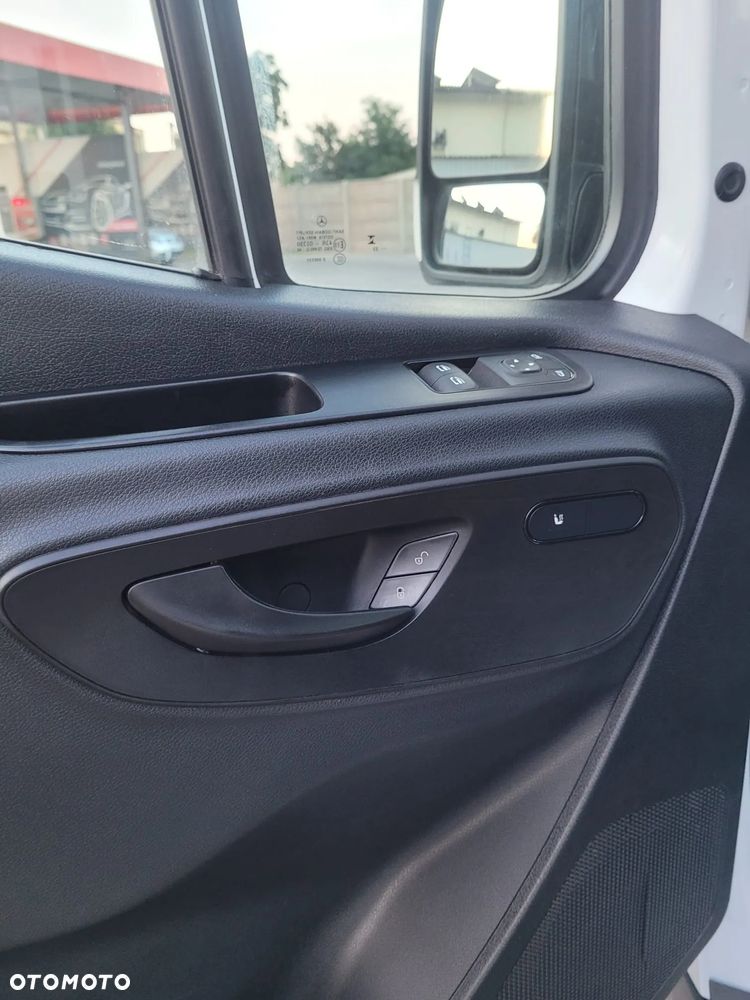 Mercedes-Benz Sprinter - 14