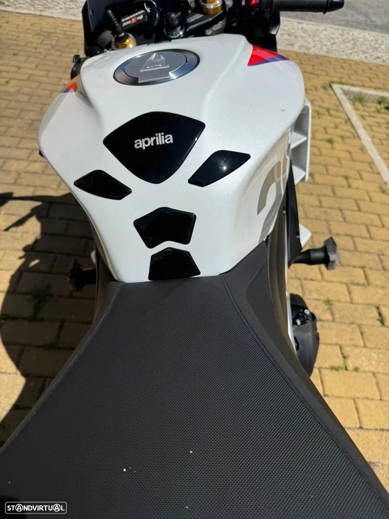 Aprilia RS RSV4 Factory - 6