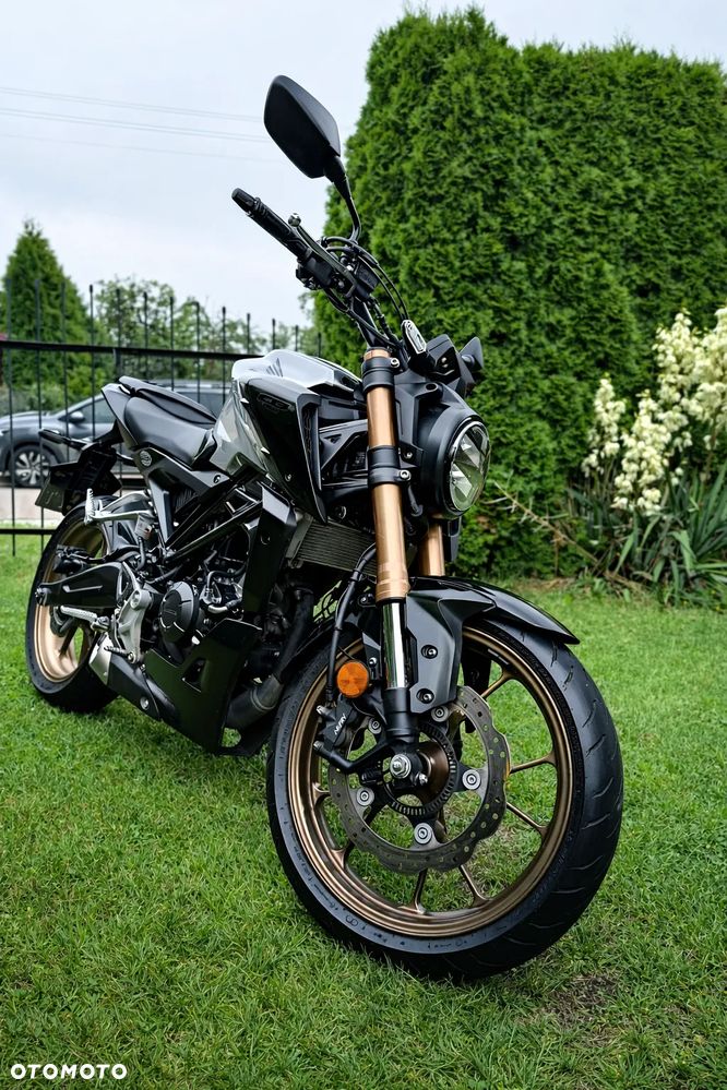 Honda CB - 1