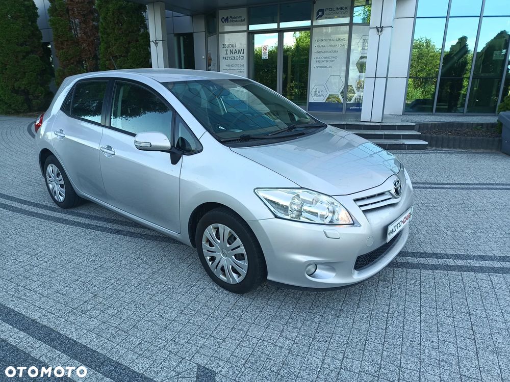 Toyota Auris 1.6 Luna - 3