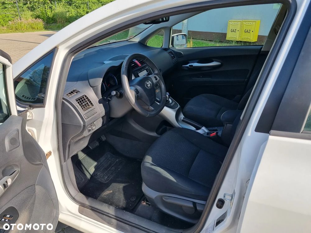 Toyota Auris 1.8 Life - 6