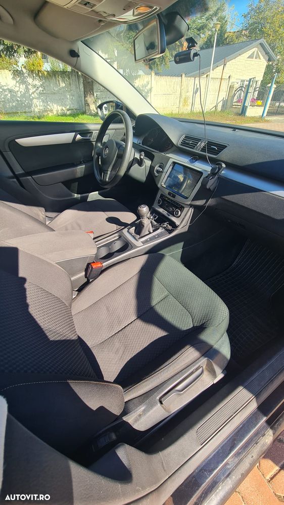Volkswagen Passat - 12