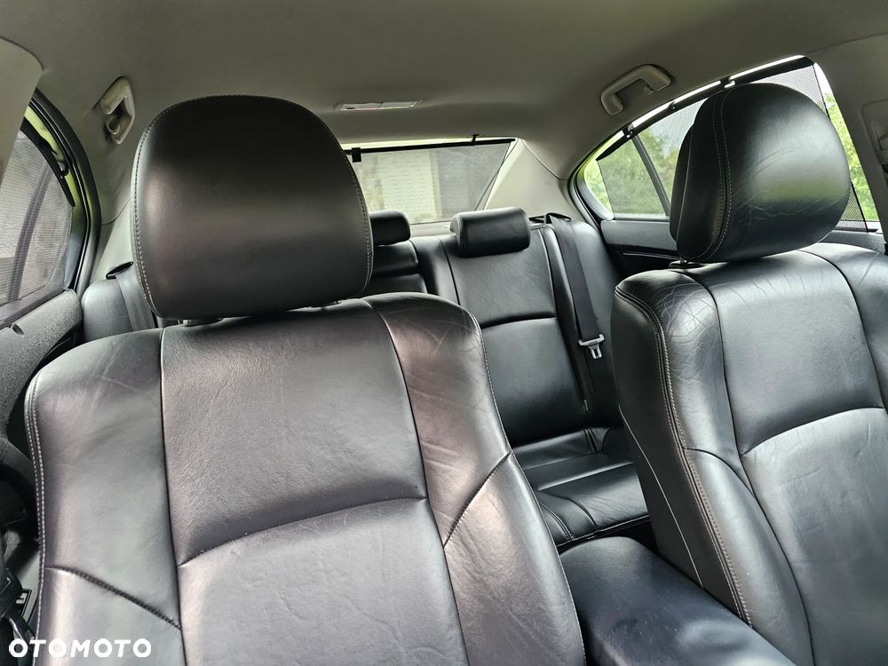 Toyota Avensis 2.0 Prestige NAVI - 12