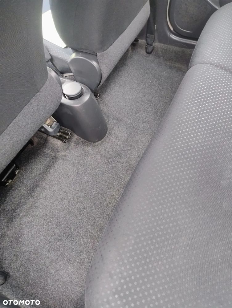 Toyota Yaris 1.33 2010 - 6