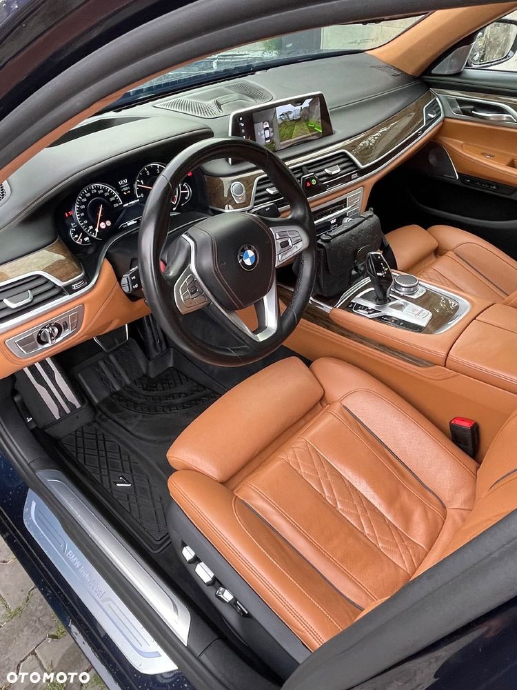 BMW Seria 7 - 27