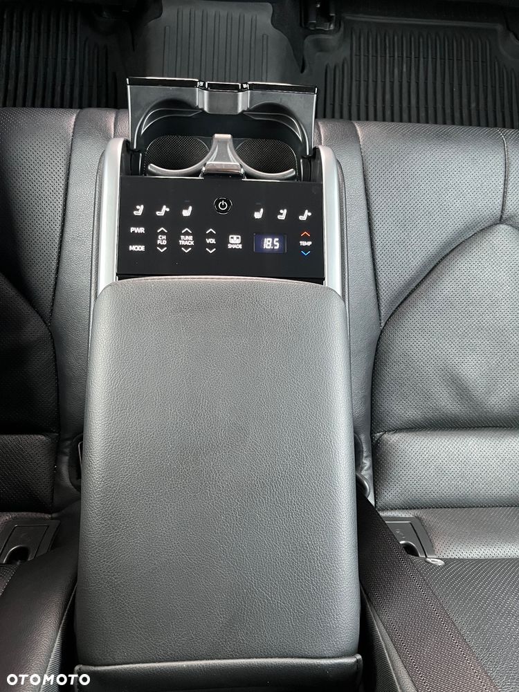 Toyota Camry 2.5 Hybrid Executive CVT - 17