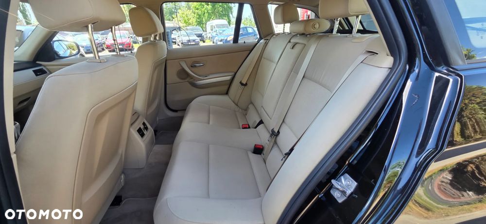BMW Seria 3 318d DPF Edition Exclusive - 29