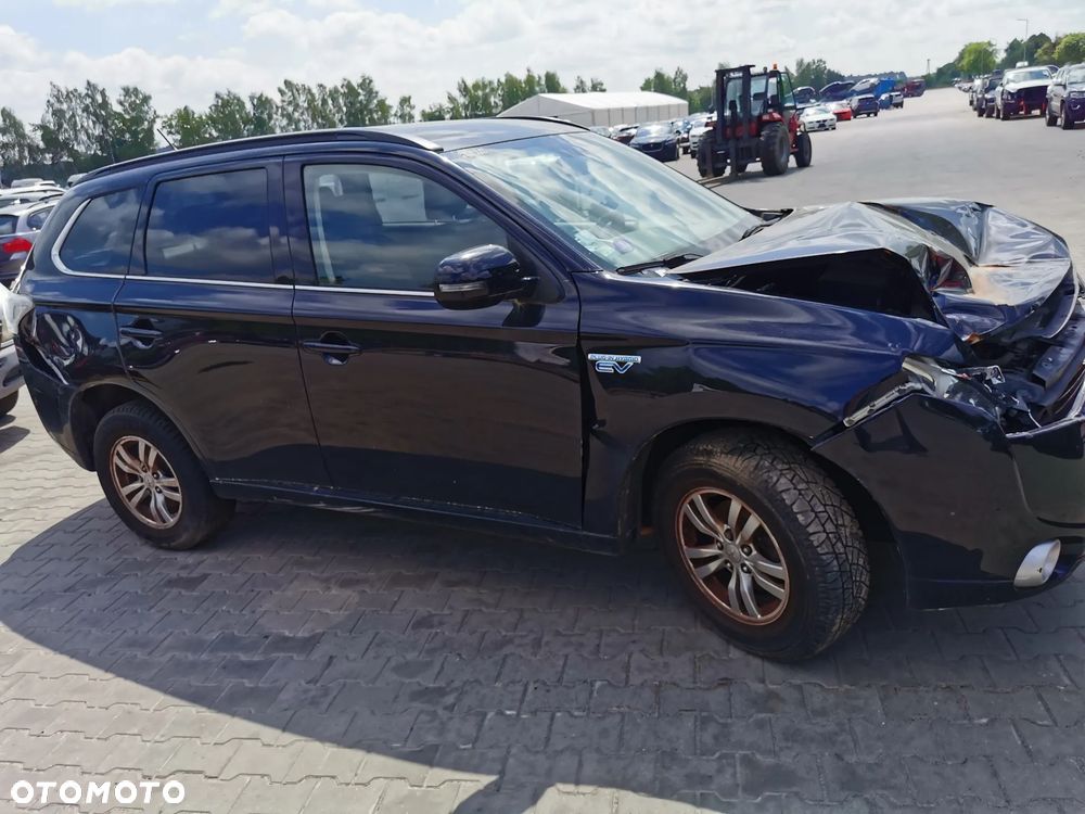 Mitsubishi Outlander Intense + - 5