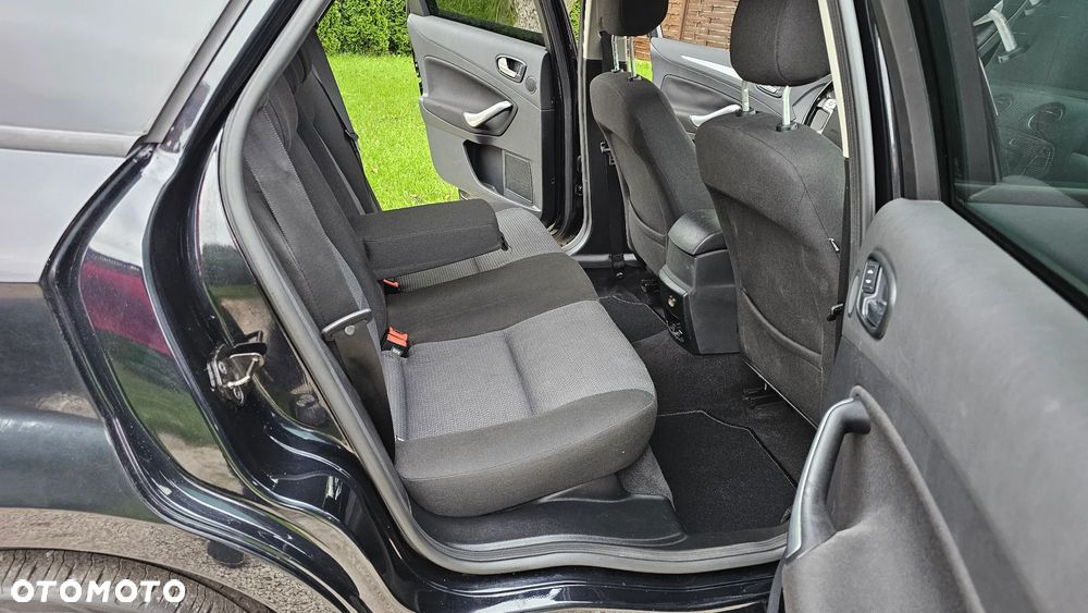 Ford Mondeo 2.0 TDCi Ambiente - 10