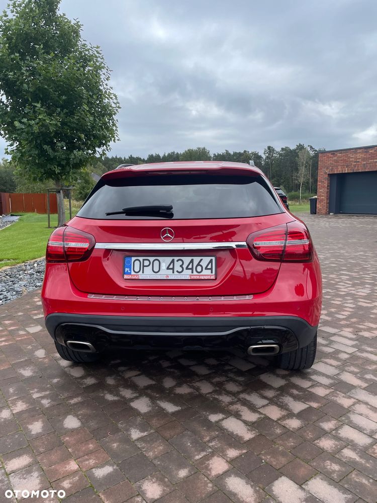 Mercedes-Benz GLA 200 7G-DCT Urban - 26