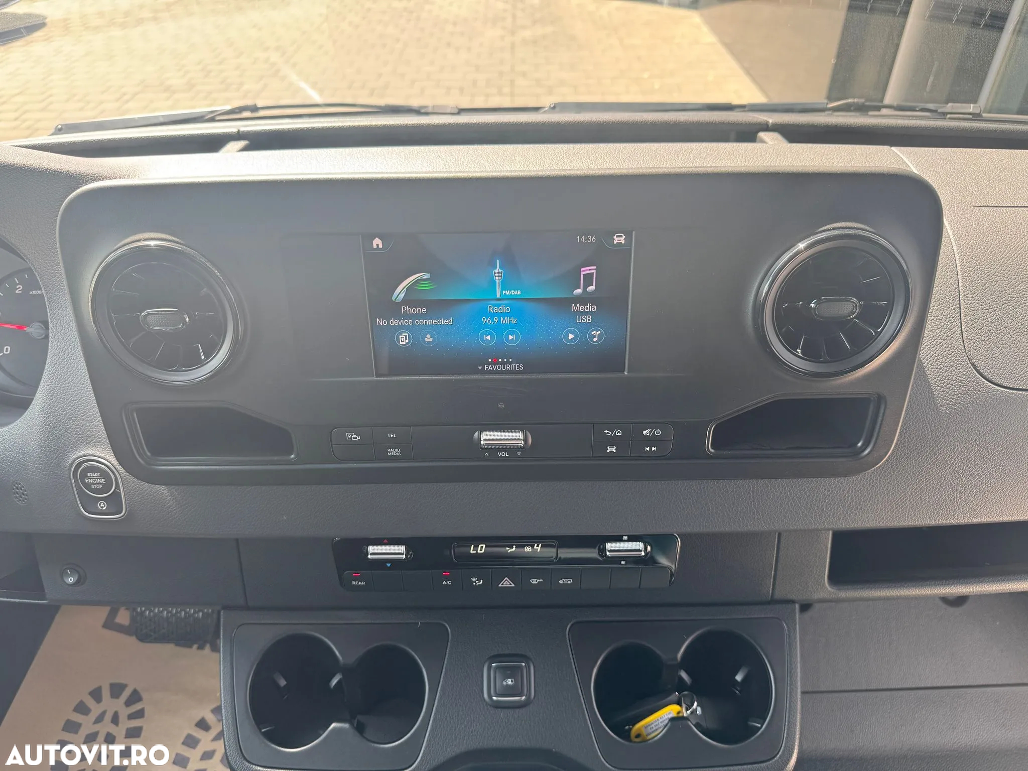 Mercedes-Benz Sprinter - 11