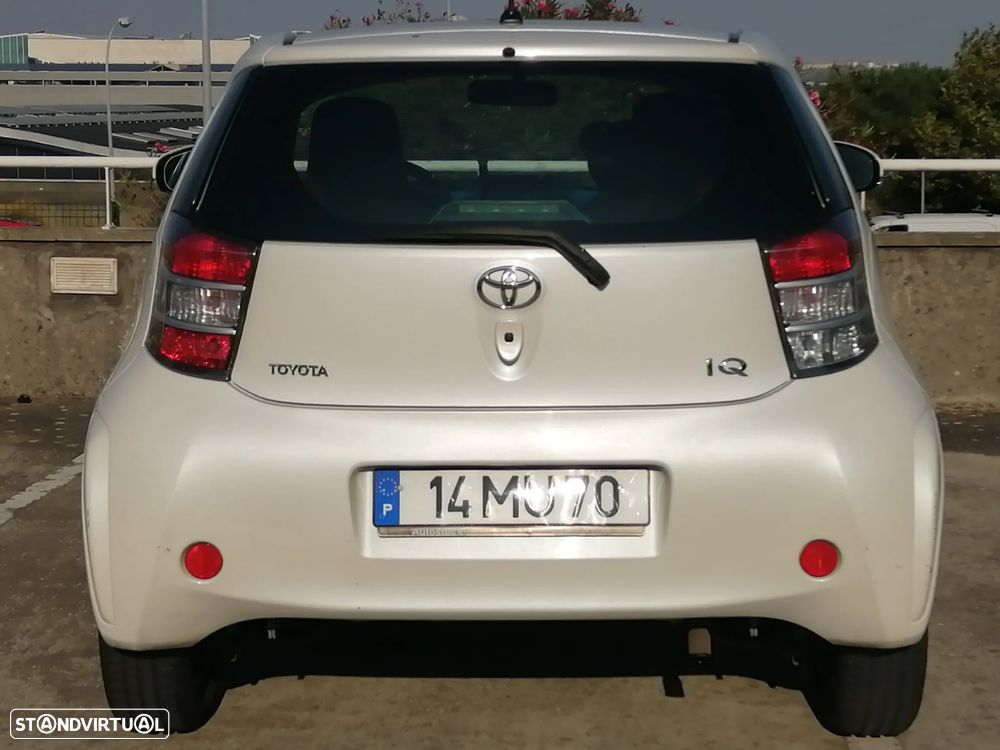 Toyota iQ 1.0 VVT-i 2 - 9