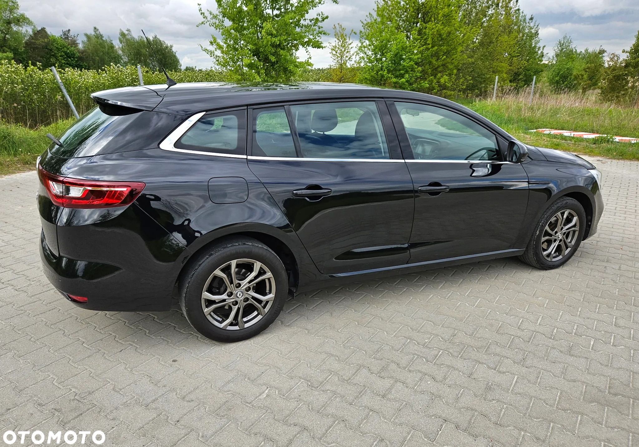 Renault Megane Grandtour ENERGY TCe 130 INTENS - 3