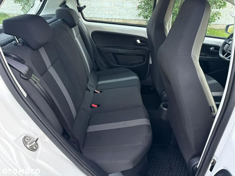 Volkswagen up! - 12