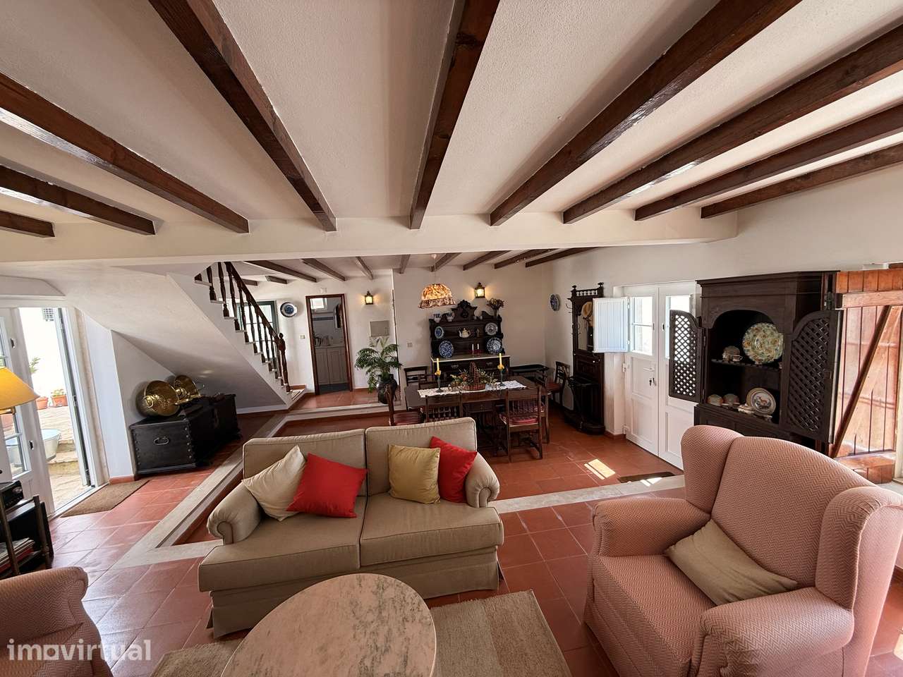 Moradia geminada, 240m2, pátio, 4 quartos, 3 casas de banho - Grande imagem: 5/32