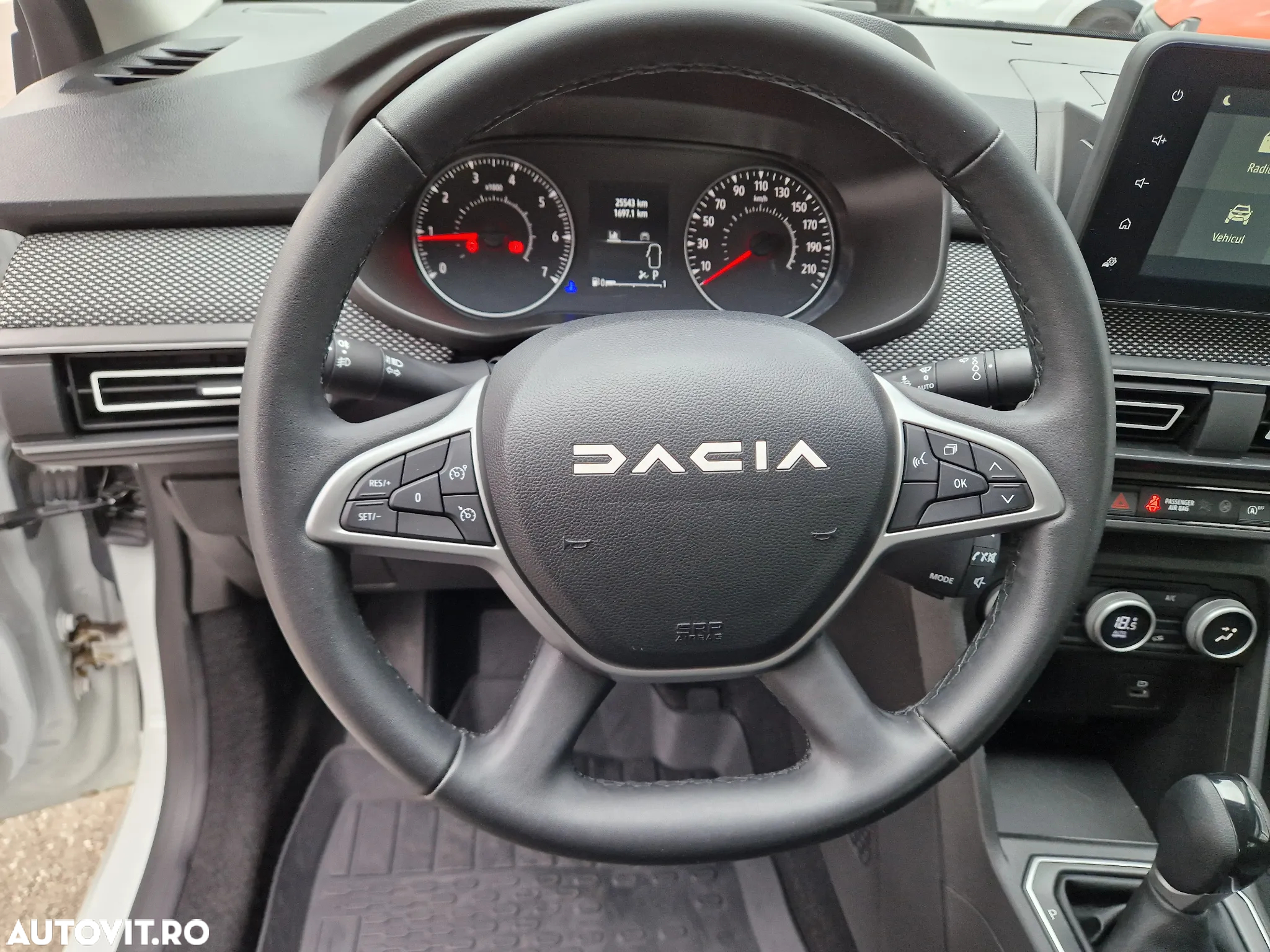 Dacia Logan TCe 90 CVT Comfort - 11