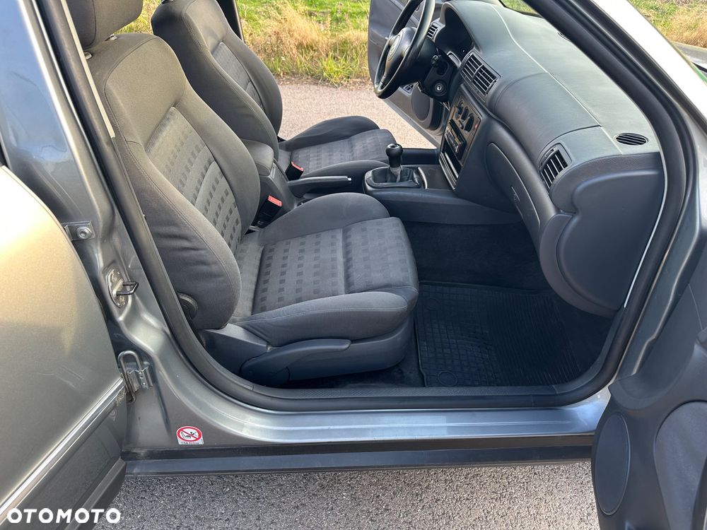 Volkswagen Passat 1.8T Highline - 21