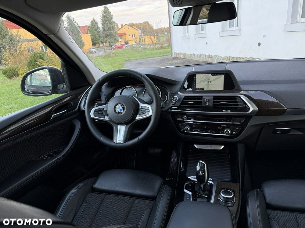 BMW X3 xDrive20i Advantage - 27