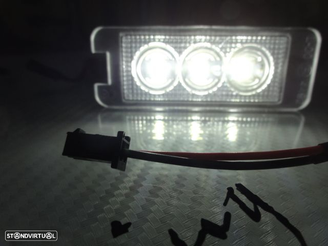Suporte De Lâmpada De Matricula Com Led Branco Para  Audi TT 8N 2-doors 1999-2006, VW EOS, Golf 4, 5, 6, 7, Lupo, Passat 3C, CC, Polo 6N2, 9N,9N3, Beetle, Passat B6, B7, Phaeton, Scirocco, Seat Altea, Exeo, Exeo ST, Ibiza 6J, Leon 1P, Skoda Superb 3T 4-drs Sedan 2008, Porsche Carrera GT, 911 Carrera 996, 997, GT2, GT3, Boxster 987, Cayene 9PA, Cayman 987C. - 16