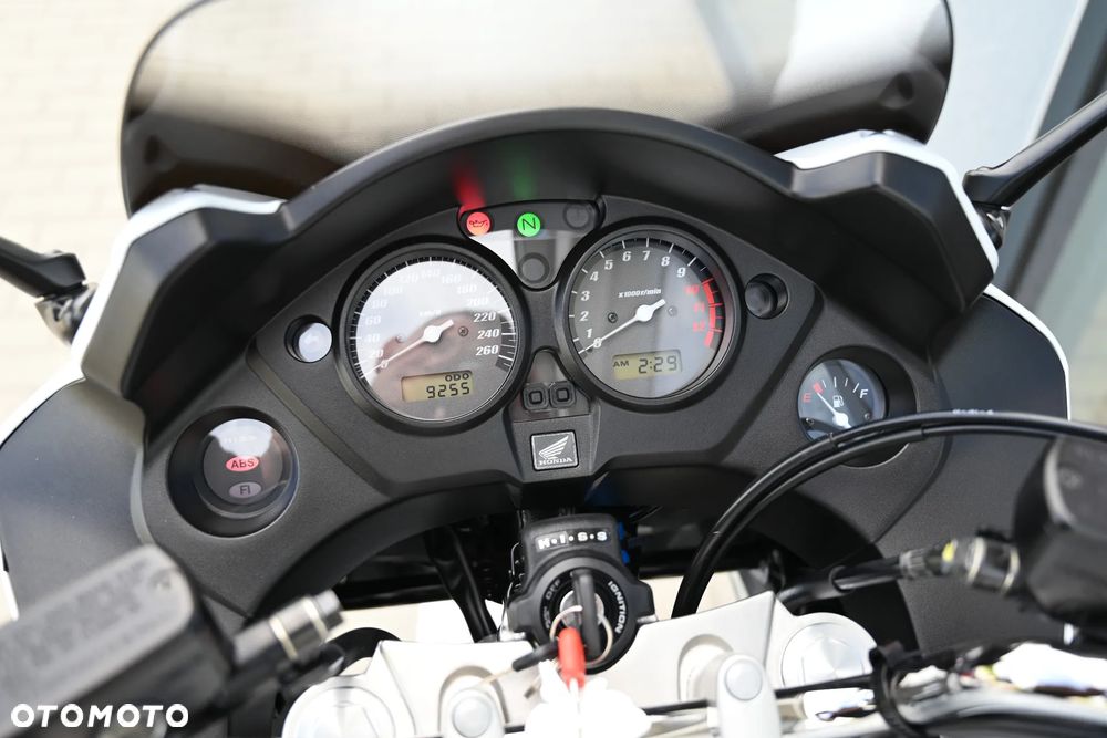 Honda CBF - 8