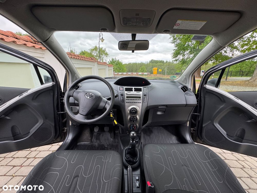 Toyota Yaris - 35