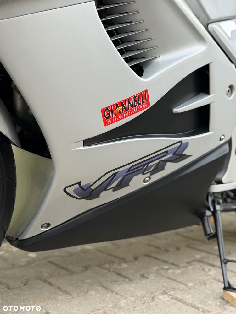 Honda VFR - 29
