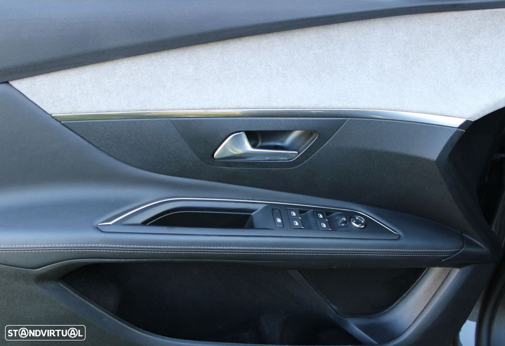 Peugeot 3008 1.6 Hybrid GT Pack e-EAT8 - 16