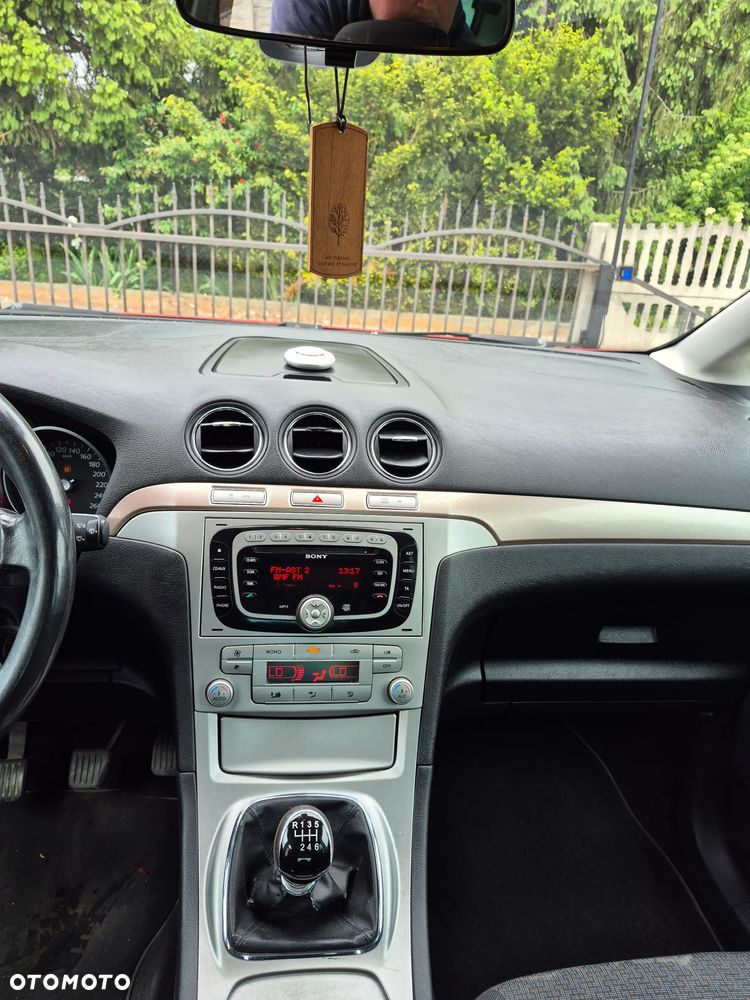 Ford Galaxy - 10