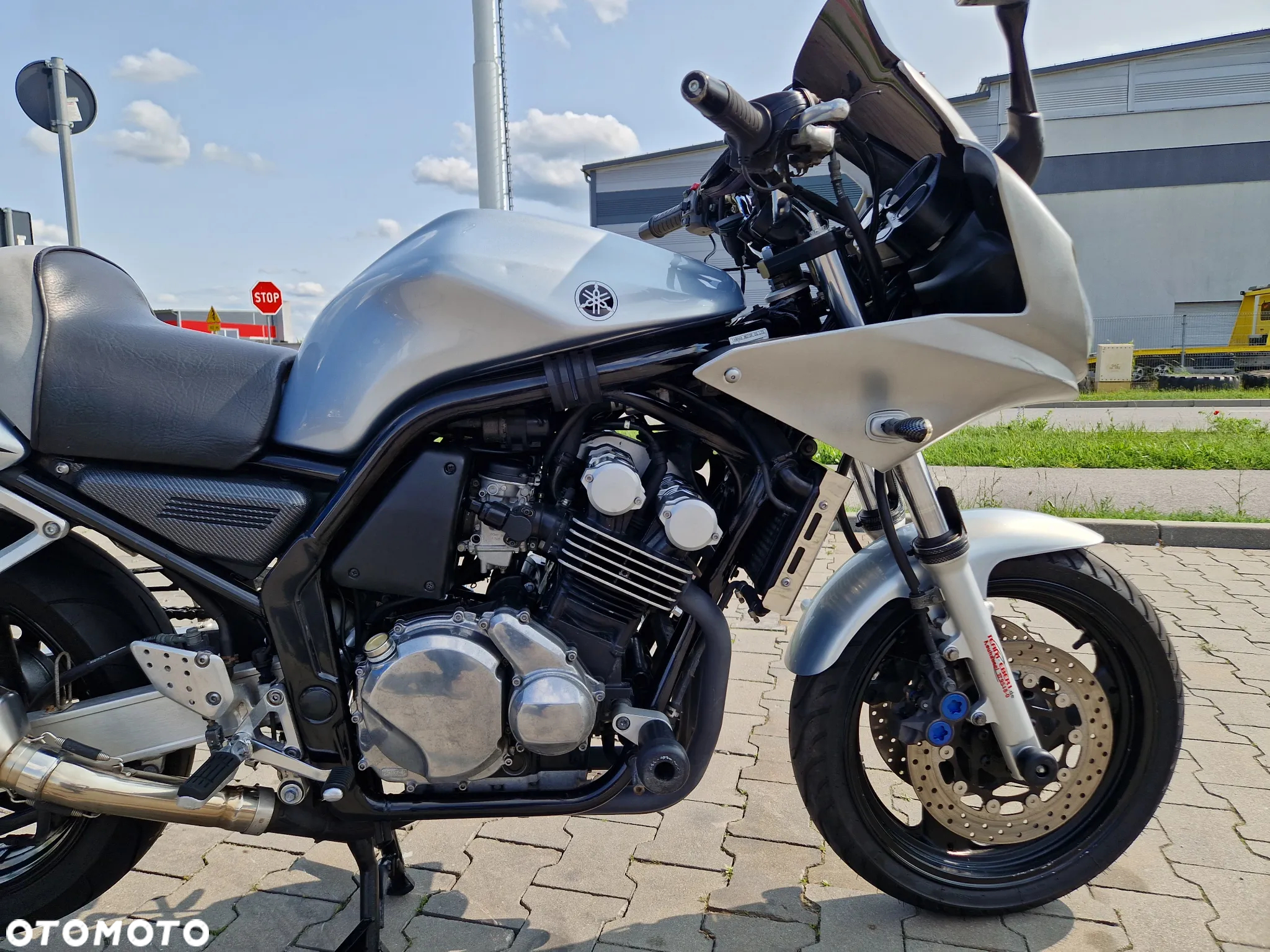 Yamaha FZS - 21