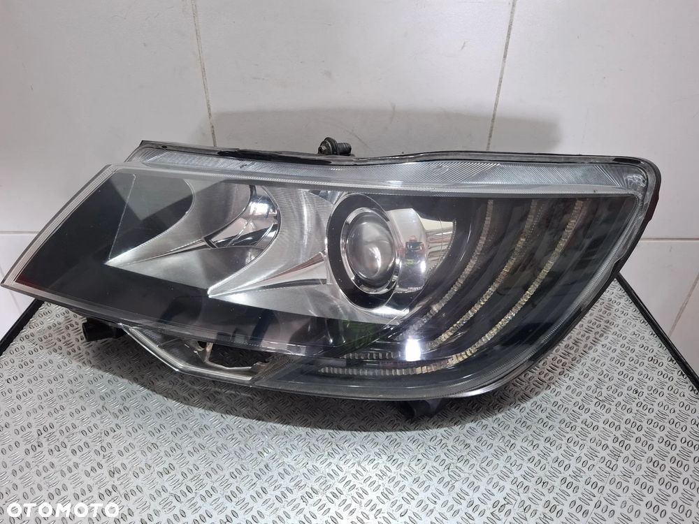 Lampa lewy przód Xenon LED Skoda SuperB 2014 rok nr 3T2941017H - 1