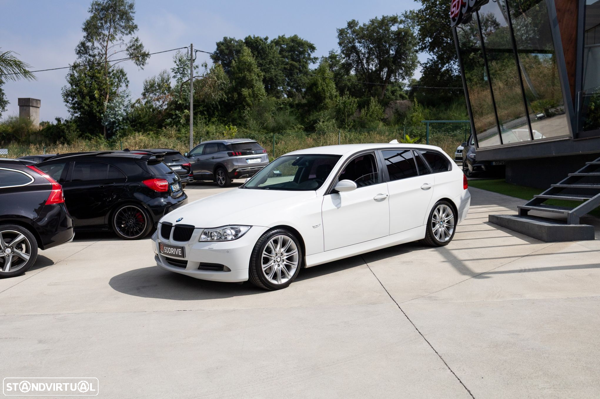BMW 318 d Touring Navigation Sport - 3