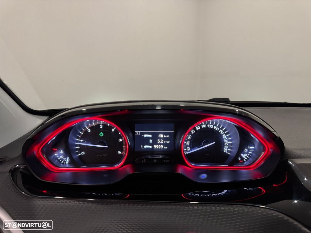 Peugeot 2008 1.6 BlueHDi GT Line - 44