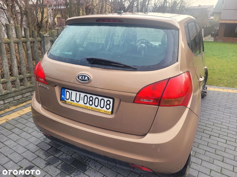 Kia Venga 1.4 L - 12