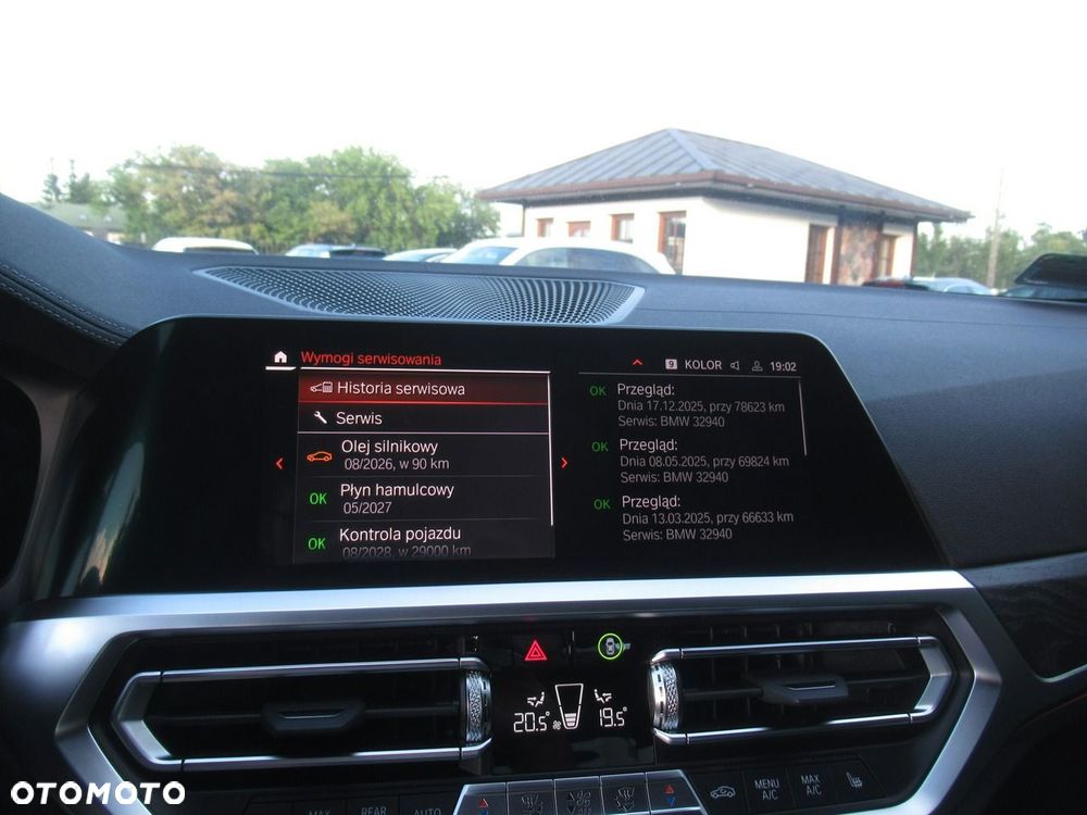 BMW Seria 3 320i Luxury Line - 32