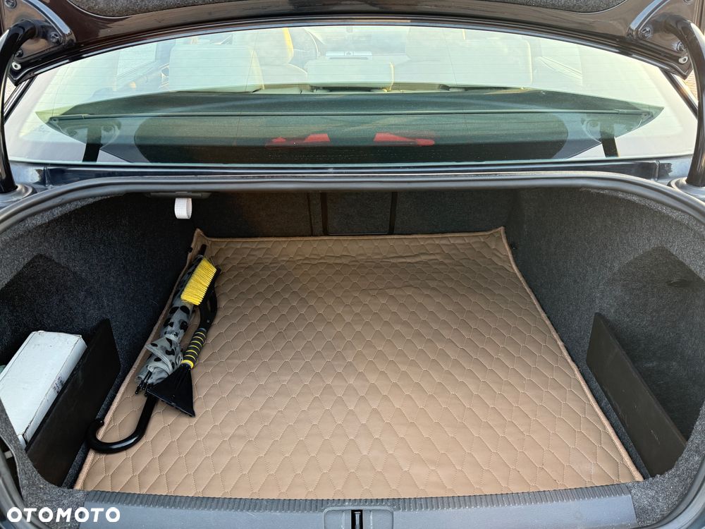 Volkswagen Passat 2.0 TDI Highline DSG - 23