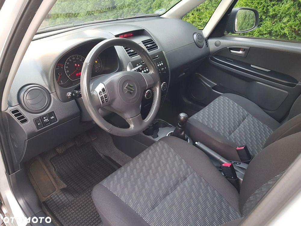 Suzuki SX4 - 10