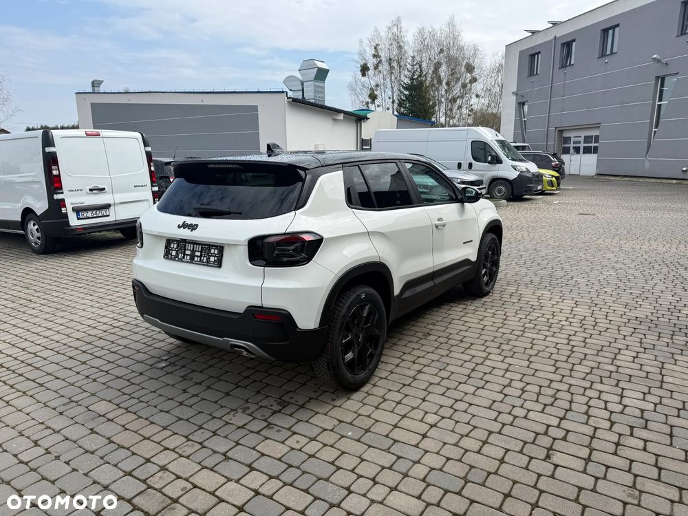 Jeep Avenger 1.2 T3 mHEV Black Edition FWD eDCT6 - 5